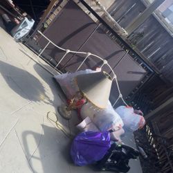 Free Stuff must pick up all