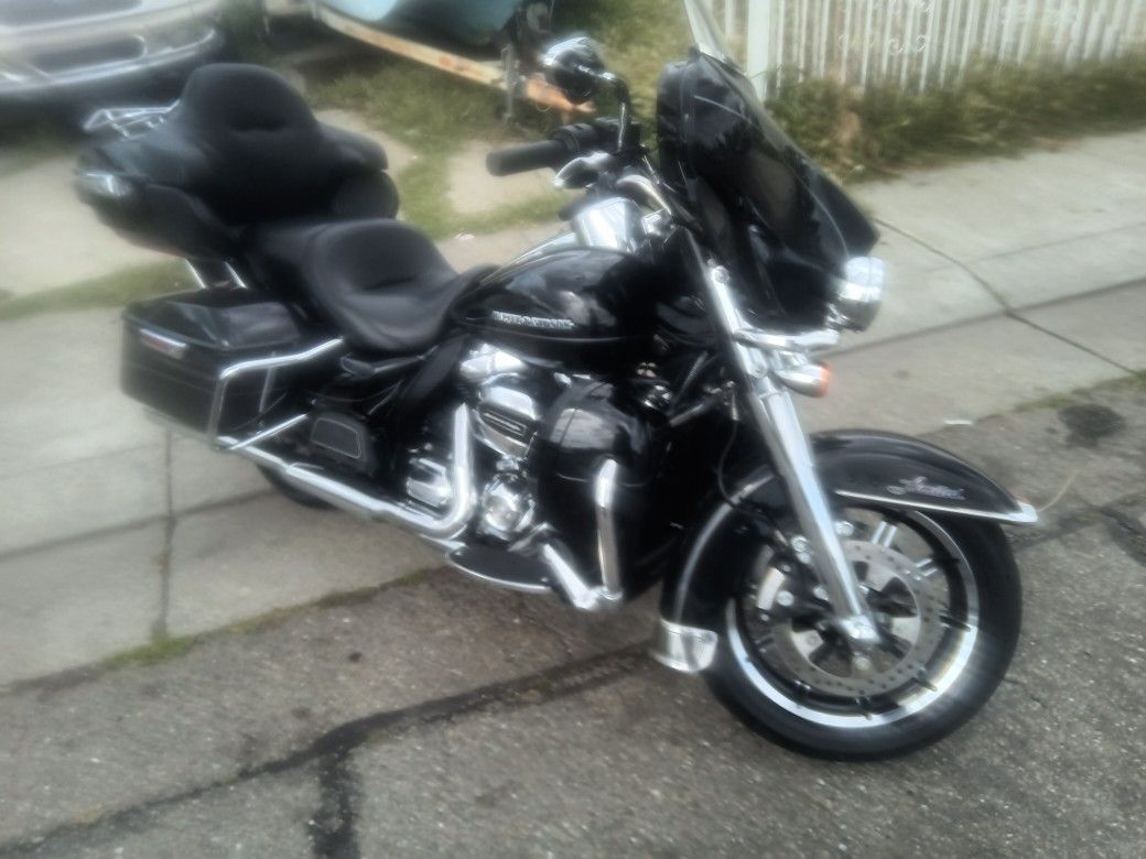 2018 Limited Street Glide Harley Davidson