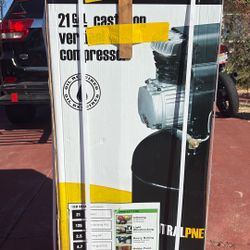 Brand New Air Compressor In The Box 21 Gallons And 2.5 engine 150