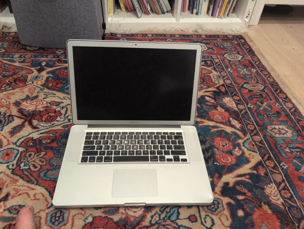 Apple MacBook Pro Late 2011 Core i7 12GB RAM 2TB SSD - For Parts or Repair