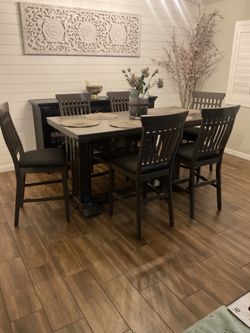 Dinning Table