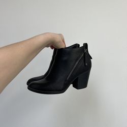 Women’s Black Universal Thread Booties