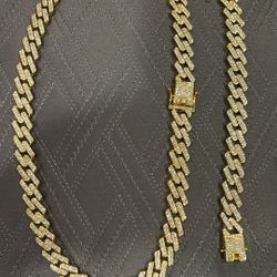 Music Video Necklace And Bracelet 