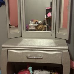 Makeup Vanity