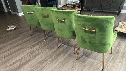 4 green velvet chairs