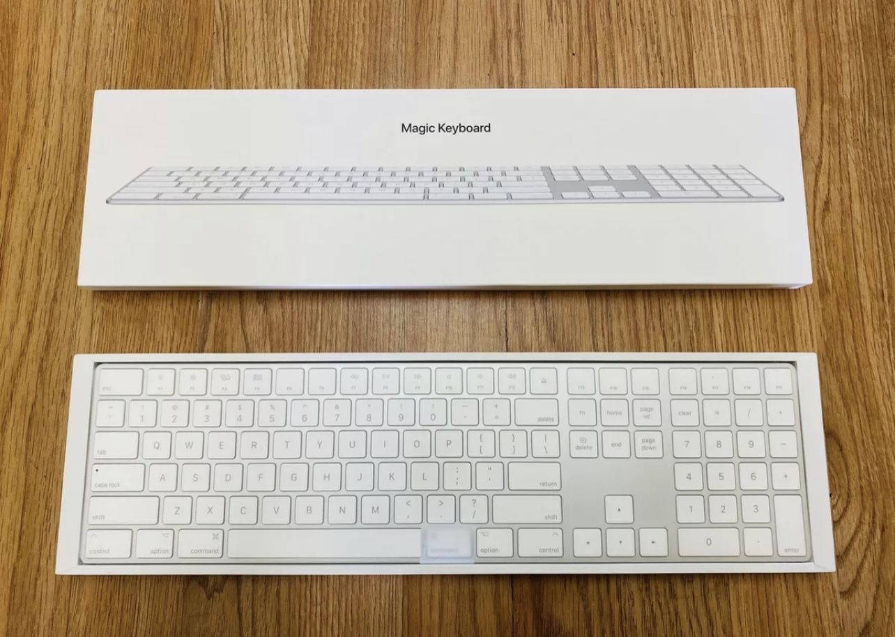 Apple Magic Wireless Keyboard with Numeric Pad - Silver