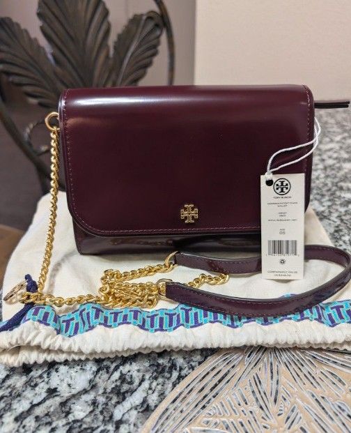 TORY BURCH EMERSON PATENT LEATHER CHAIN PURSE !!