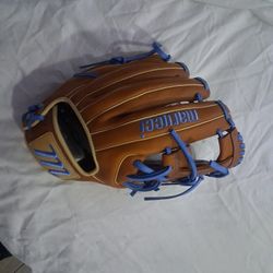 MARUCCI BASEBALL GLOVE