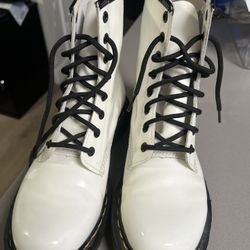 Size 9 Women's Doc Martens Combat Boots