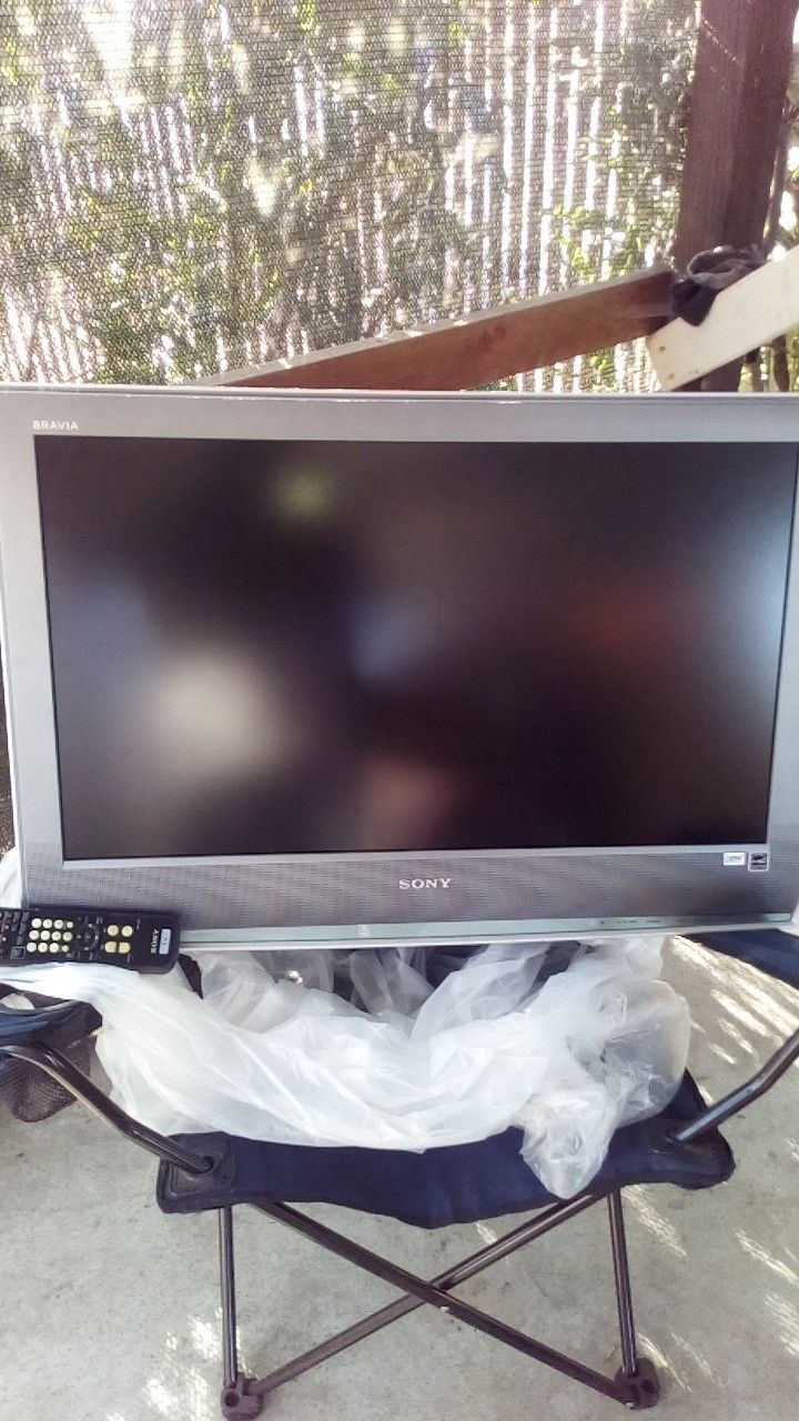 32" Sony Bravia. It's Available 👍