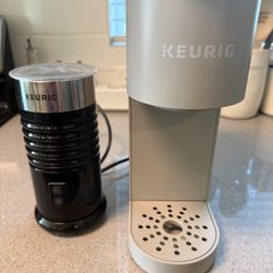 Keurig Coffee Machine  And Frother Combo