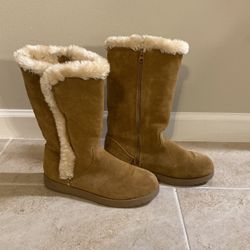Women’s size 8 Winter Boots