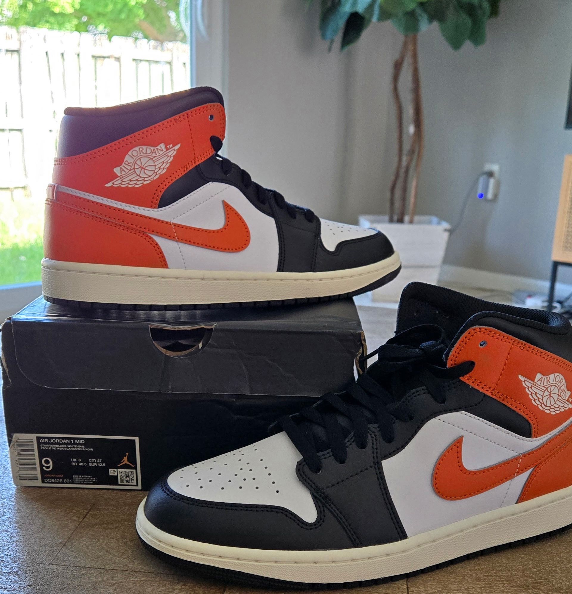 Air Jordan 1 Mid