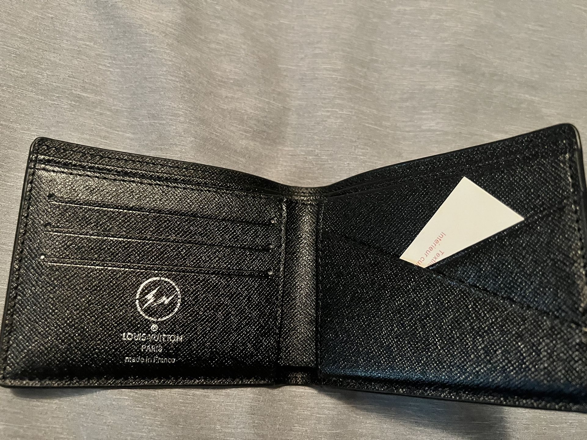 Louis Vuitton Men's Wallet for Sale in Las Vegas, NV - OfferUp