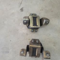 Ford Mustang 302 Engine Motor Mount