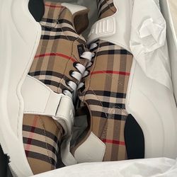 Burberry shoes, brand new in the box with receipt
