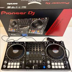 Pioneer DJ 1000SRT Black 4 channel DJ Controller serato 1000SRT Box