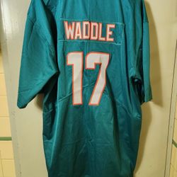 Jaylen Waddle Size XL Miami Dolphins Jersey Shirt. 