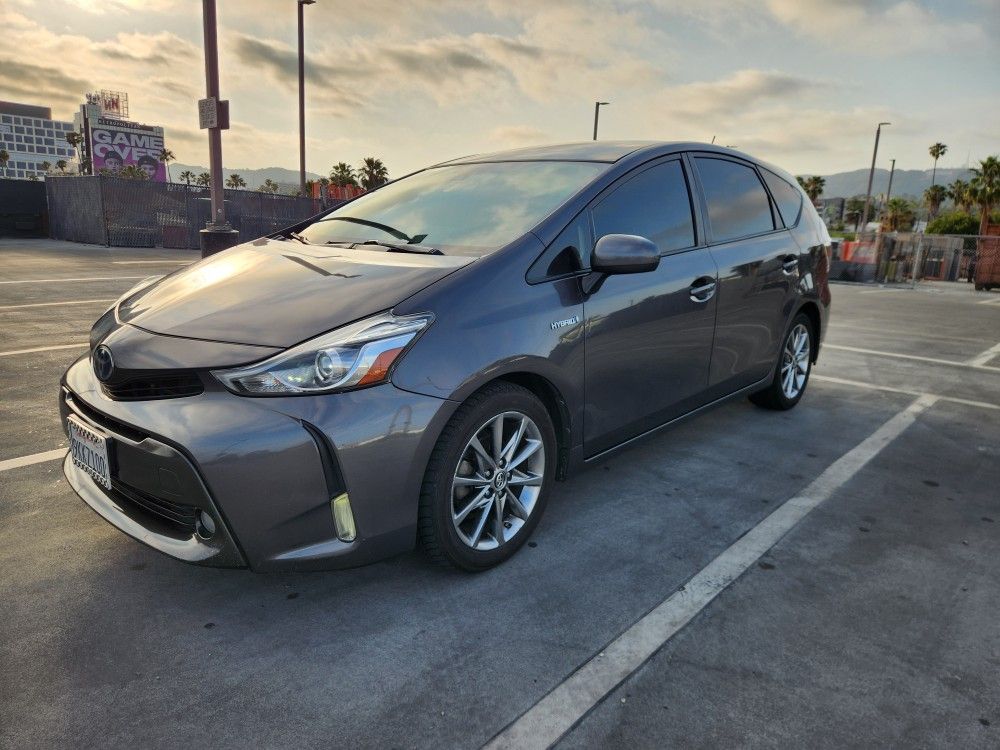 2017 Toyota Prius V