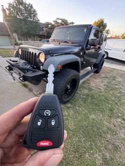 Car keys/llaves de autos/key fobs