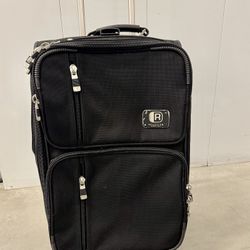 Kenneth Cole Reaction Carry On Roller Luggage