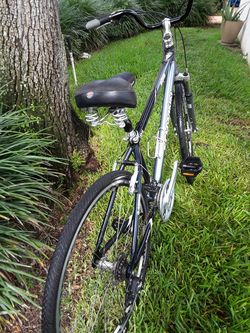 Schwinn pathway clearance hybrid 24 speed