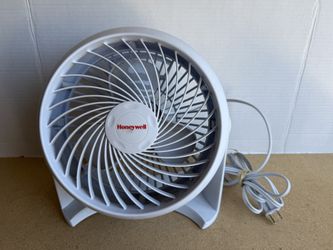Honeywell 9” Desktop Fan