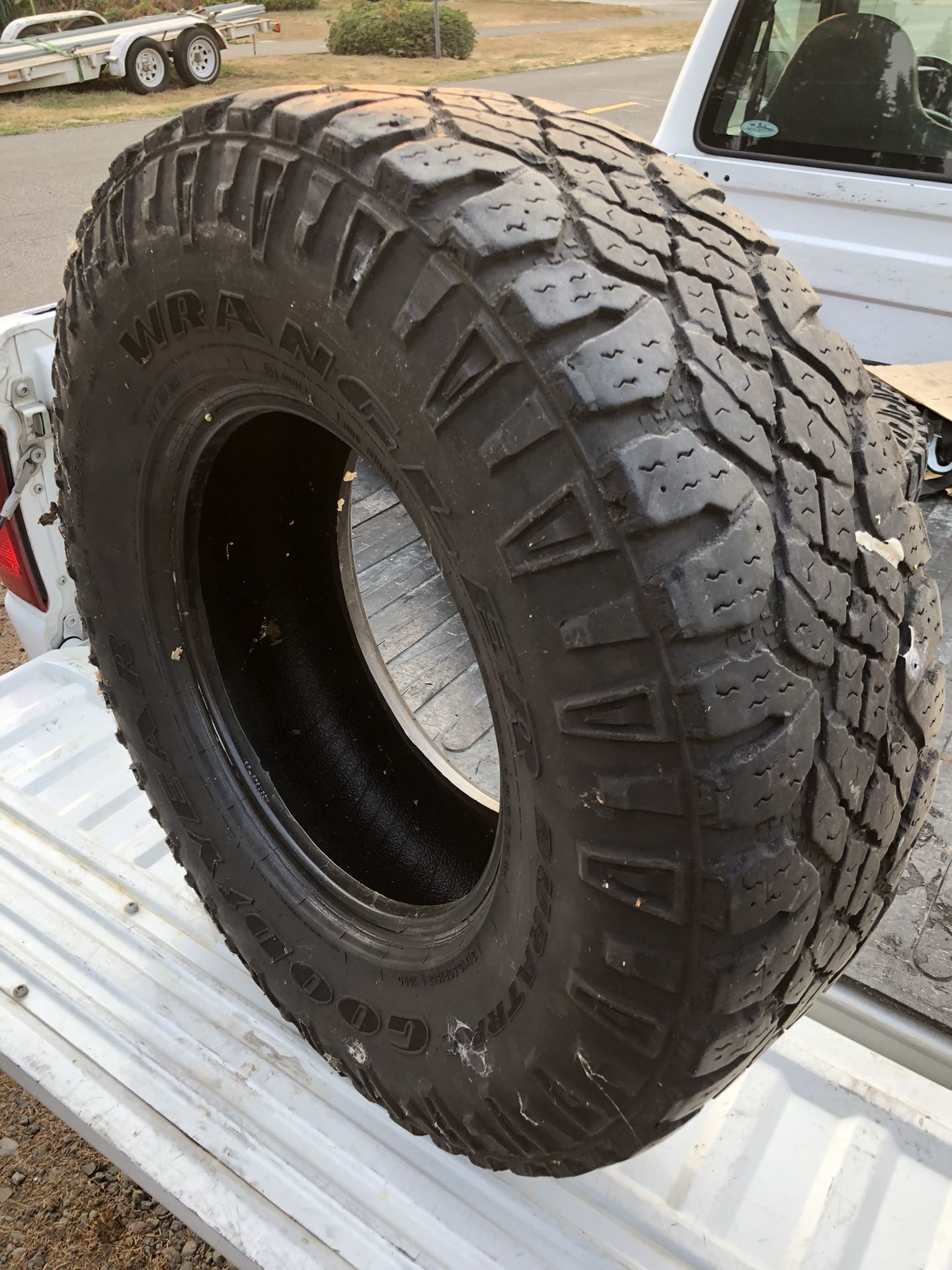  Goodyear wrangler duratrac for Sale in Lake Oswego, OR - OfferUp