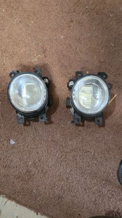 Infiniti q50 fog lights left and right