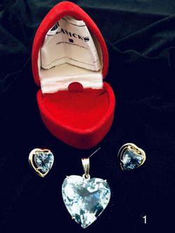 BEAUTIFUL 14kt Gold And Aquamarine HEART SHAPED NECKLACE AND MATCHING EARRINGS
