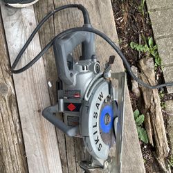 7 1/4 Worm Drive Skilsaw Good Working Condition $125.00 Obo