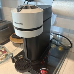 Nespresso Vertuo With Accesories