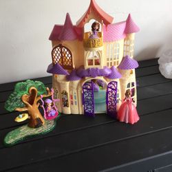 Sofia The 1st Castle play Castle, w/ Animation Music.