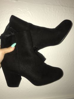Old navy black booties