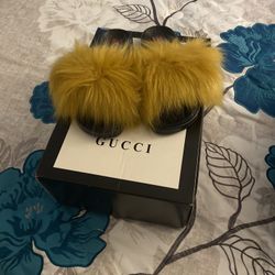Gucci Slides size 6,7,8