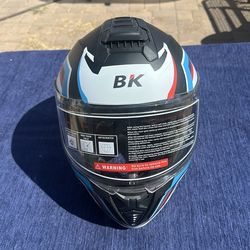 Full Face Motorcycle Helmet – New with Protective