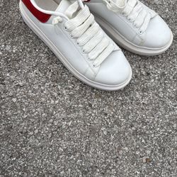 Alexander McQueen Sz. 9/ Authentic 