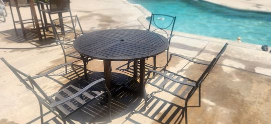 Outdoor Patio Dining Set Table and 4 Chairs