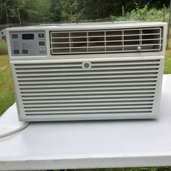 GE Ac Window Unit BTU/6100 Works Great 