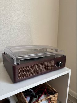 Vinyl player