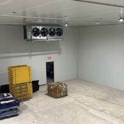 Commercial Walk-In Freezer Installation – Panels & Doors