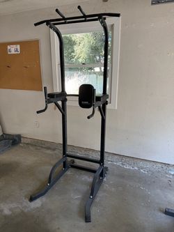 Pull up bar/dip station and bench press chair