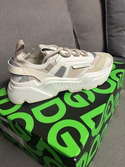 Tenis   DG ……size 9.5