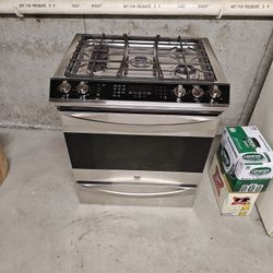 Gas/Propane stovetop Over Electric Oven