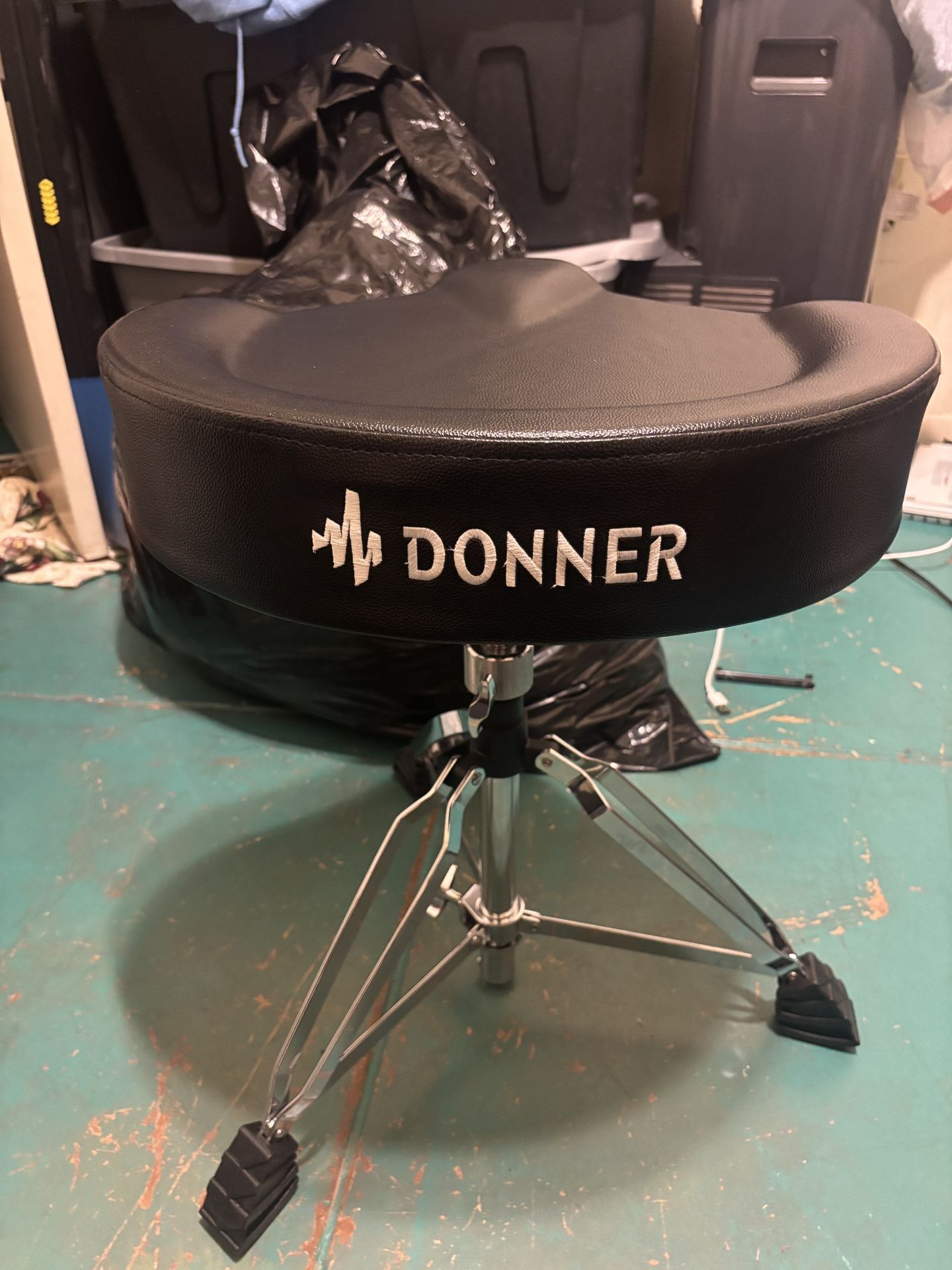 Donner Drum Throne – Saddle Seat, Double-Braced – Perfect Condition