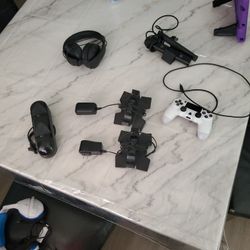 3 Charging Stations, PS controller, Headphones and Camera