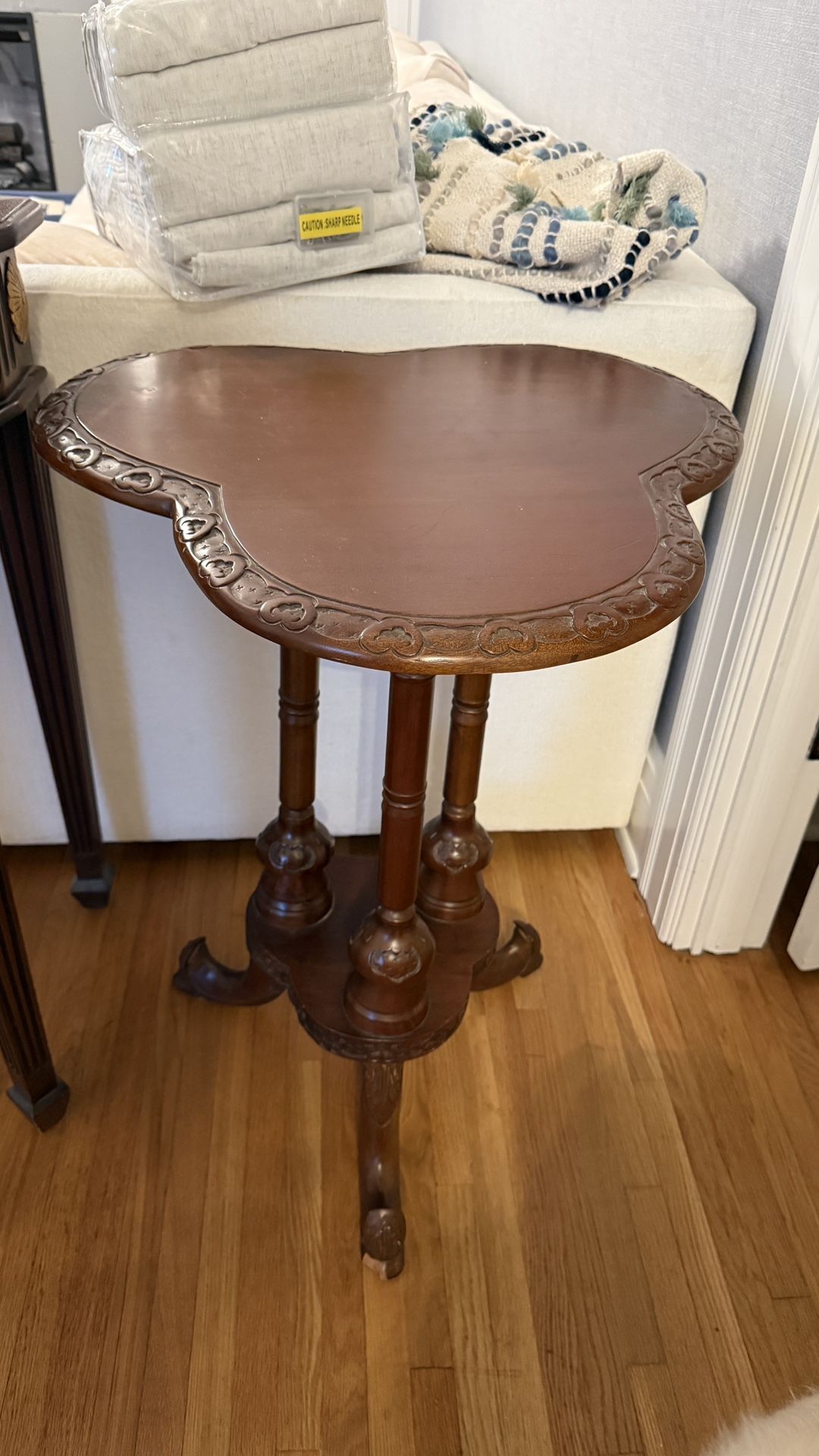Antique Heirloom Coffee Table - Clover Shape 