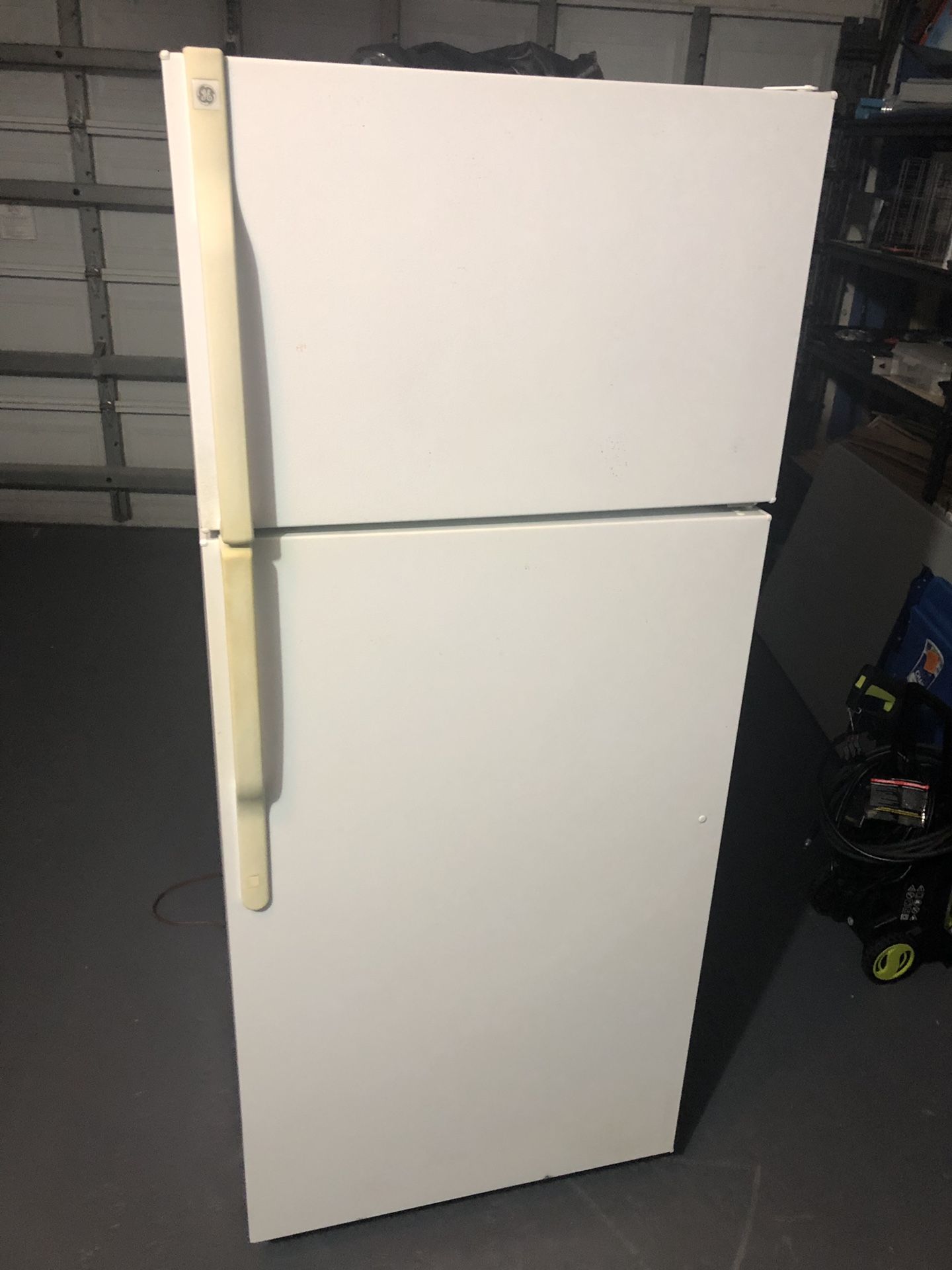 GE REFRIGERATOR FOR SALE . Great condition