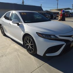 2023 Toyota Camry SE Sedan