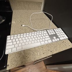Apple Keyboard 